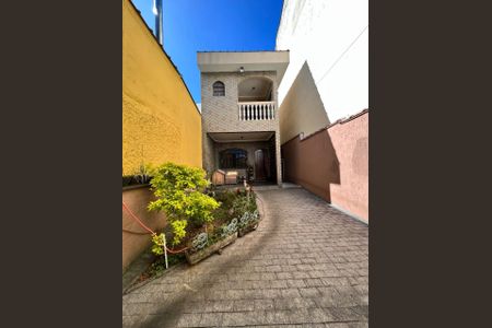 Casa à venda com 178m², 3 quartos e 6 vagas Casa à venda com 178m², 3 quartos e 6 vagasQuintal