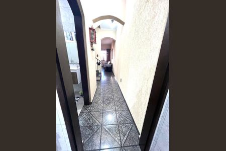 Casa à venda com 178m², 3 quartos e 6 vagas Casa à venda com 178m², 3 quartos e 6 vagasCorredor