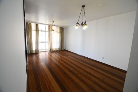 Apartamento para alugar com 140m², 3 quartos e 2 vagasSala