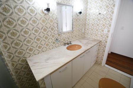 Apartamento para alugar com 140m², 3 quartos e 2 vagasBanheiro 