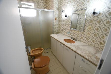 Apartamento para alugar com 140m², 3 quartos e 2 vagasBanheiro 