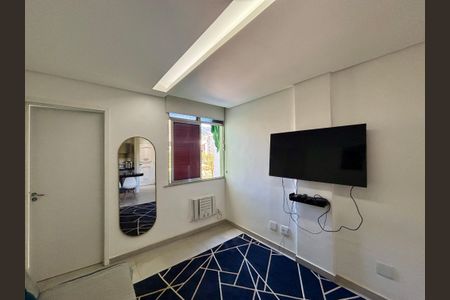 Sala de apartamento à venda com 1 quarto, 40m² em Leblon, Rio de Janeiro