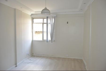 Apartamento à venda com 75m², 2 quartos e sem vagaSala