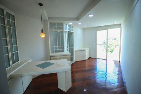 Apartamento à venda com 62m², 2 quartos e 1 vagaSala