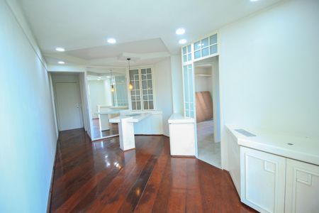 Apartamento à venda com 62m², 2 quartos e 1 vagaSala