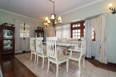 Casa à venda com 500m², 4 quartos e 3 vagasSala