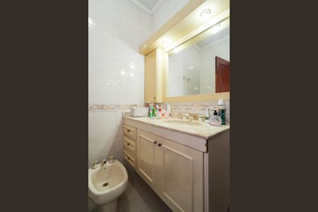 Casa à venda com 500m², 4 quartos e 3 vagasBanheiro da Suíte 2