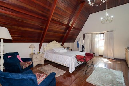 Casa à venda com 500m², 4 quartos e 3 vagasSuíte 1