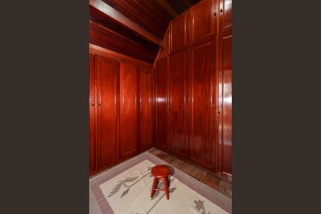 Casa à venda com 500m², 4 quartos e 3 vagasCloset da Suíte 1