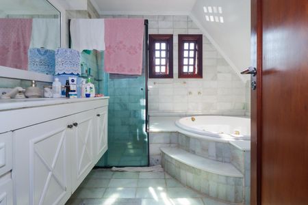 Casa à venda com 500m², 4 quartos e 3 vagasBanheiro da Suíte 1