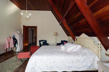 Casa à venda com 500m², 4 quartos e 3 vagasSuíte 1