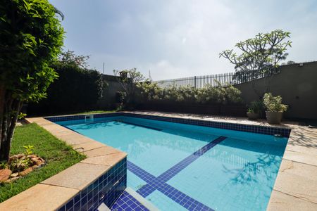 Casa à venda com 500m², 4 quartos e 3 vagasÁrea comum - Piscina
