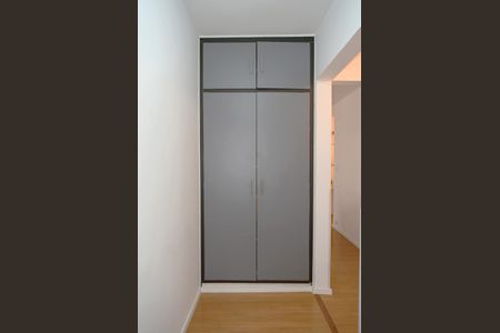 Apartamento à venda com 110m², 3 quartos e 1 vagaSala - Armário do corredor