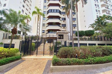 Apartamento para alugar com 256m², 4 quartos e 3 vagasFachada e Portaria
