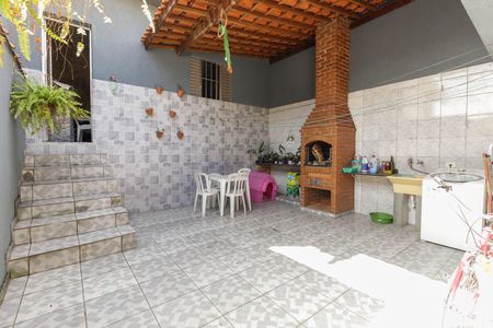 Casa à venda com 70m², 2 quartos e 2 vagas Casa à venda com 70m², 2 quartos e 2 vagasChurrasqueira