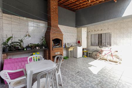 Casa à venda com 70m², 2 quartos e 2 vagas Casa à venda com 70m², 2 quartos e 2 vagasChurrasqueira
