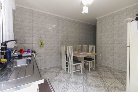 Casa à venda com 70m², 2 quartos e 2 vagas Casa à venda com 70m², 2 quartos e 2 vagasCozinha