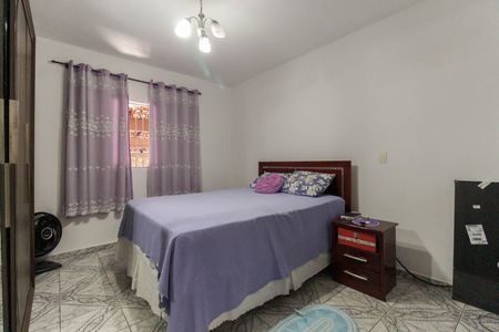 Casa à venda com 70m², 2 quartos e 2 vagas Casa à venda com 70m², 2 quartos e 2 vagasSuíte