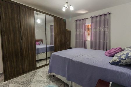 Casa à venda com 70m², 2 quartos e 2 vagas Casa à venda com 70m², 2 quartos e 2 vagasSuíte