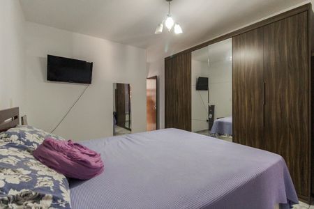 Casa à venda com 70m², 2 quartos e 2 vagas Casa à venda com 70m², 2 quartos e 2 vagasSuíte