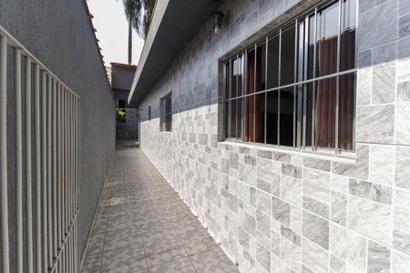 Casa à venda com 70m², 2 quartos e 2 vagas Casa à venda com 70m², 2 quartos e 2 vagasCorredor Externo