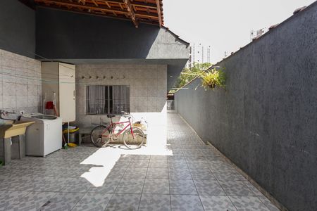 Casa à venda com 70m², 2 quartos e 2 vagas Casa à venda com 70m², 2 quartos e 2 vagasChurrasqueira