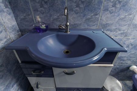 Casa à venda com 70m², 2 quartos e 2 vagas Casa à venda com 70m², 2 quartos e 2 vagasBanheiro da Suíte