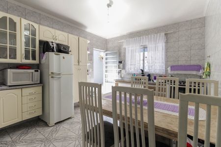 Casa à venda com 70m², 2 quartos e 2 vagas Casa à venda com 70m², 2 quartos e 2 vagasCozinha