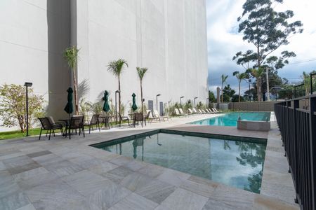 Apartamento à venda com 25m², 1 quarto e sem vaga Apartamento à venda com 25m², 1 quarto e sem vagaÁrea comum - Piscina