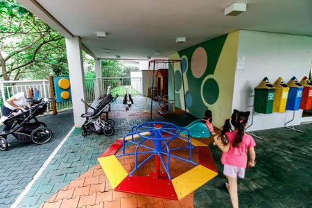 Apartamento à venda com 125m², 3 quartos e 2 vagasÁrea comum - Playground