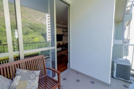 Apartamento para alugar com 150m², 5 quartos e 2 vagas Apartamento para alugar com 150m², 5 quartos e 2 vagasSacada/Sala