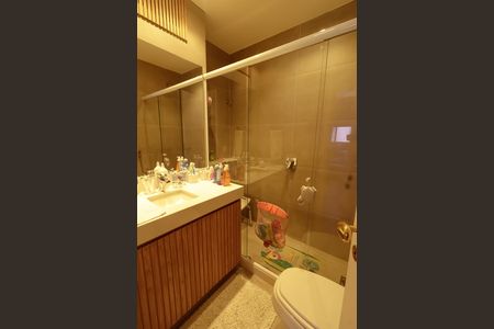 Apartamento para alugar com 150m², 5 quartos e 2 vagas Apartamento para alugar com 150m², 5 quartos e 2 vagasBanheiro/Suíte