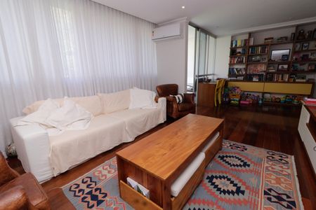 Apartamento para alugar com 150m², 5 quartos e 2 vagas Apartamento para alugar com 150m², 5 quartos e 2 vagasSala