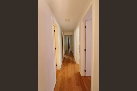 Apartamento para alugar com 150m², 5 quartos e 2 vagas Apartamento para alugar com 150m², 5 quartos e 2 vagasCorredor