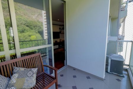 Apartamento para alugar com 150m², 5 quartos e 2 vagas Apartamento para alugar com 150m², 5 quartos e 2 vagasSacada/Sala