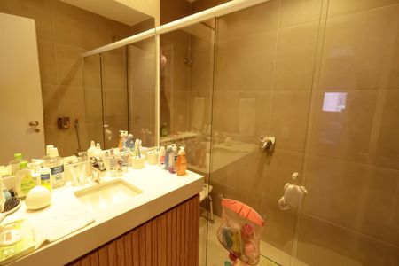 Apartamento para alugar com 150m², 5 quartos e 2 vagas Apartamento para alugar com 150m², 5 quartos e 2 vagasBanheiro/Suíte