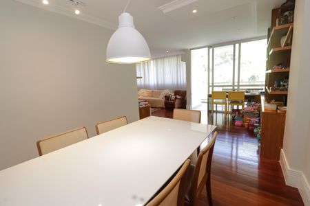 Apartamento para alugar com 150m², 5 quartos e 2 vagas Apartamento para alugar com 150m², 5 quartos e 2 vagasSala