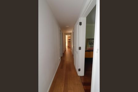 Apartamento para alugar com 150m², 5 quartos e 2 vagas Apartamento para alugar com 150m², 5 quartos e 2 vagasCorredor