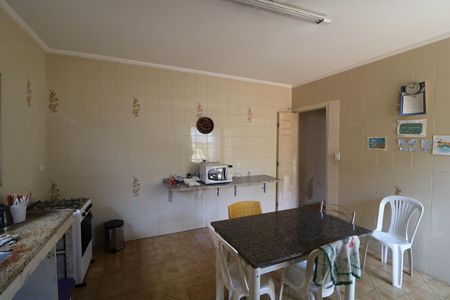 Casa à venda com 341m², 3 quartos e 2 vagasCozinha