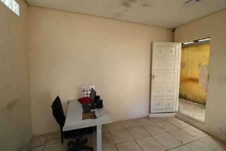 Casa à venda com 341m², 3 quartos e 2 vagasQuarto