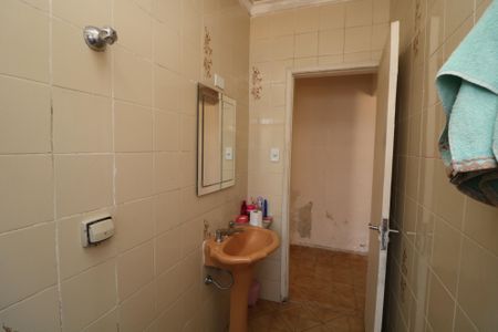 Casa à venda com 341m², 3 quartos e 2 vagasBanheiro