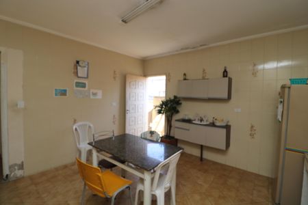 Casa à venda com 341m², 3 quartos e 2 vagasCozinha