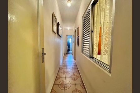 Casa à venda com 100m², 3 quartos e 1 vaga Casa à venda com 100m², 3 quartos e 1 vagaCorredor