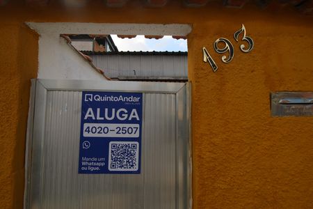 Casa para alugar com 70m², 1 quarto e 1 vagaFachada e Placa