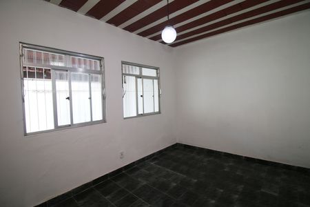 Casa para alugar com 70m², 1 quarto e 1 vagaSala