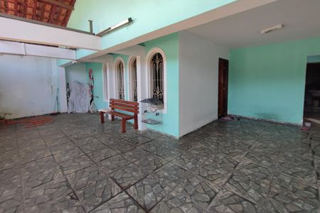 Casa à venda com 144m², 3 quartos e 3 vagas Casa à venda com 144m², 3 quartos e 3 vagasQuintal - Garagem