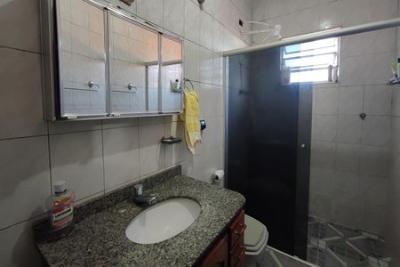 Casa à venda com 144m², 3 quartos e 3 vagas Casa à venda com 144m², 3 quartos e 3 vagasEdícula - Banheiro