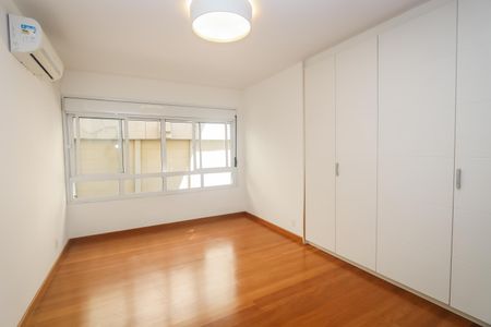 Casa de condomínio à venda com 350m², 3 quartos e 3 vagasSuite 2