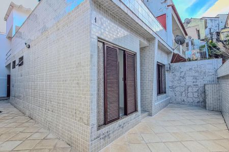 Casa à venda com 160m², 3 quartos e 1 vagaÁrea comum
