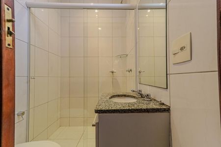 Casa à venda com 160m², 3 quartos e 1 vagaBanheiro da Suíte 2